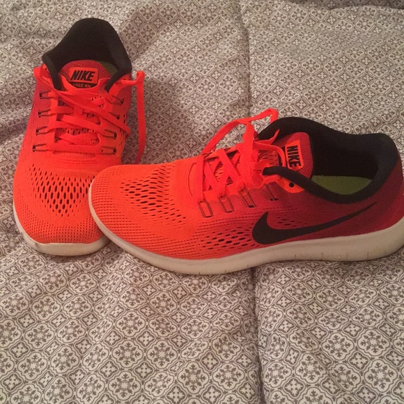 Nike Shoes - Nike Free RN (Run Natural) running shoes